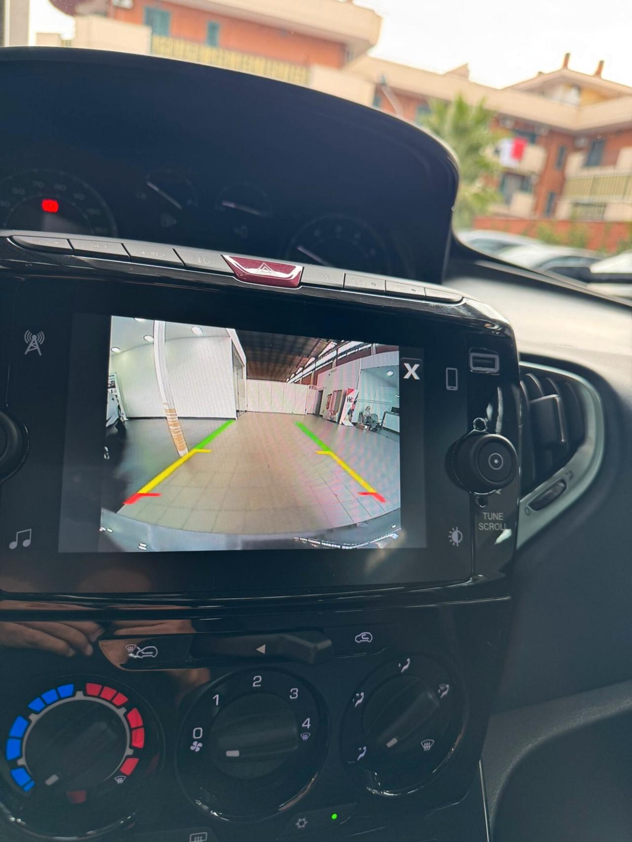 Lancia Ypsilon 1.0 Hybrid Platino -2024