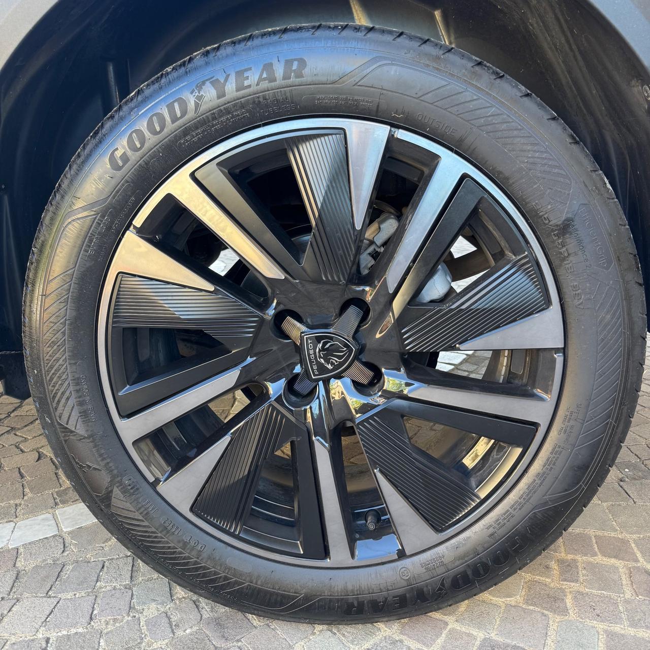 Peugeot 2008 Hybrid GT