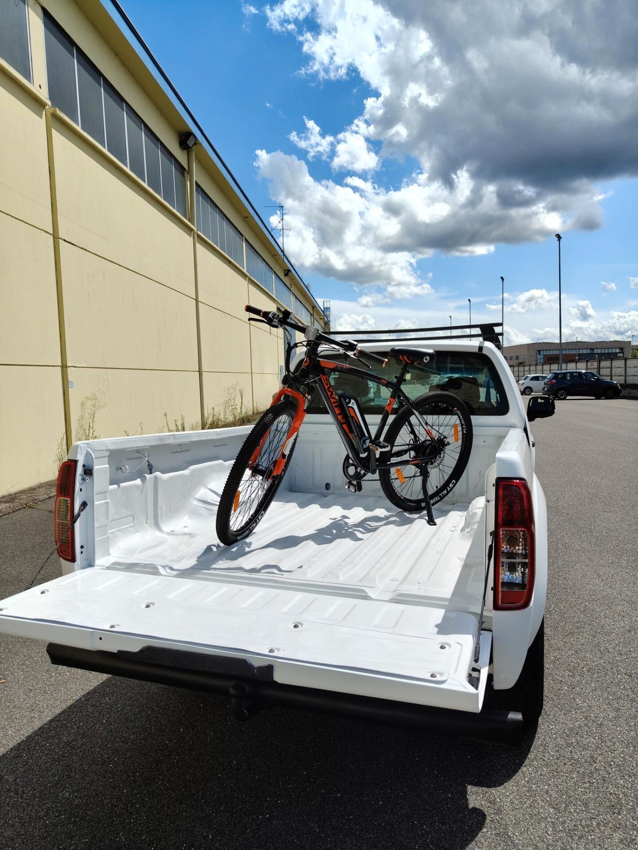Nissan Navara 2.5 dCi 190CV 2 porte King Cab Sport