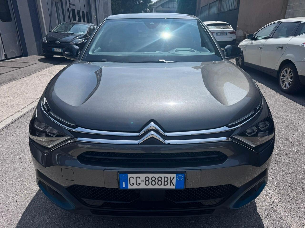Citroen e-C4 motore elettrico 136 CV Shine