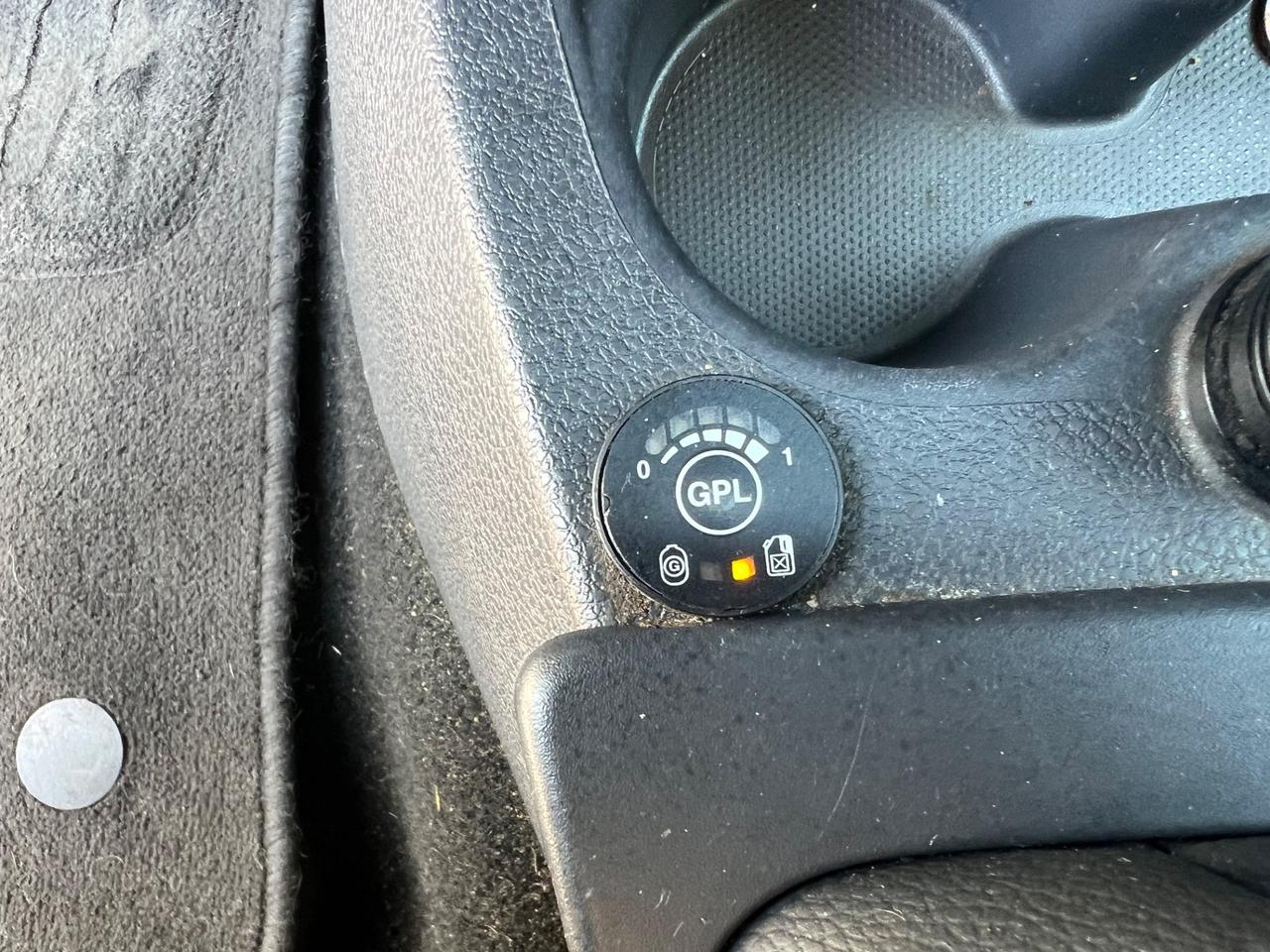 Dacia Lodgy 1.6 8V 85CV GPL 5 posti Lauréate