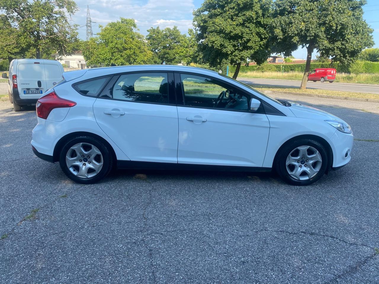 Ford Focus 1.6 120 CV GPL berlina 5 porte