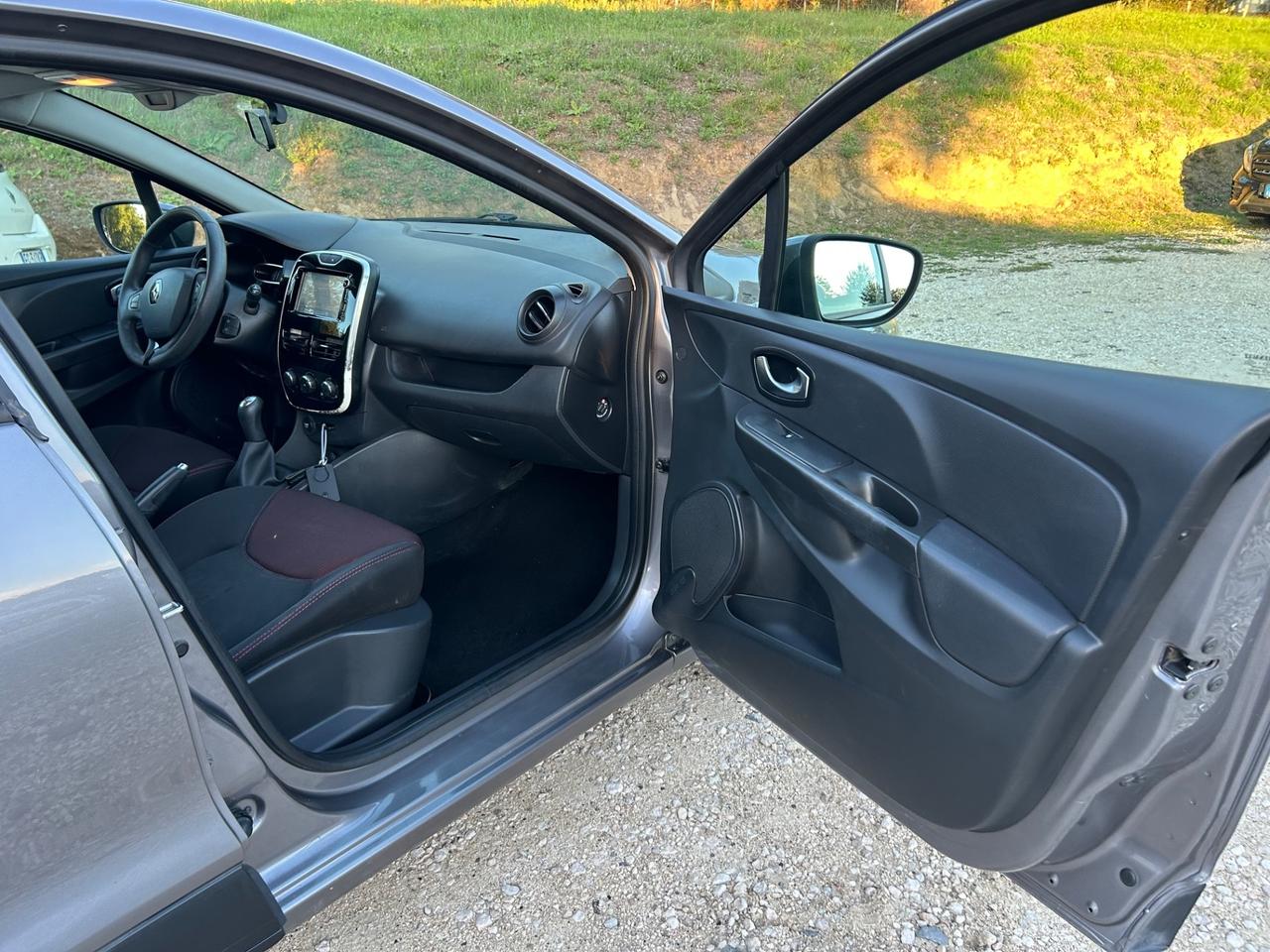 Renault Clio 1.2 75CV GPL 5 porte neopatentati permute
