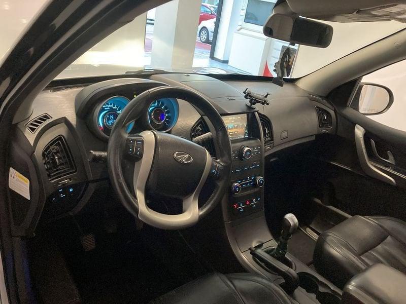 Mahindra XUV500 XUV500 2.2 16V FWD W8