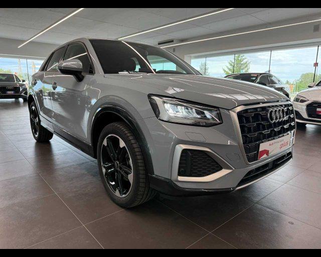 AUDI Q2 30 TDI Business Advanced