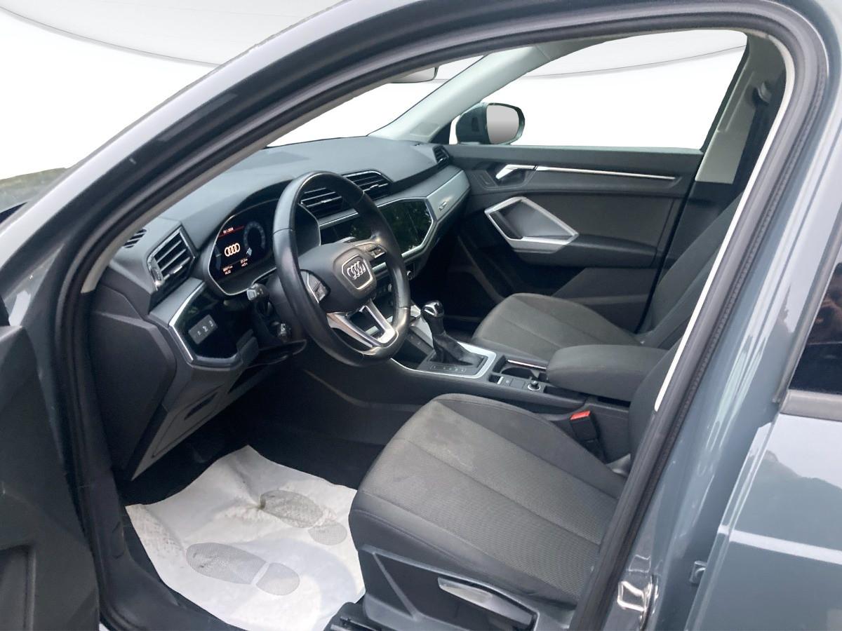 AUDI Q3 45 1.4 tfsi e Business s-tronic