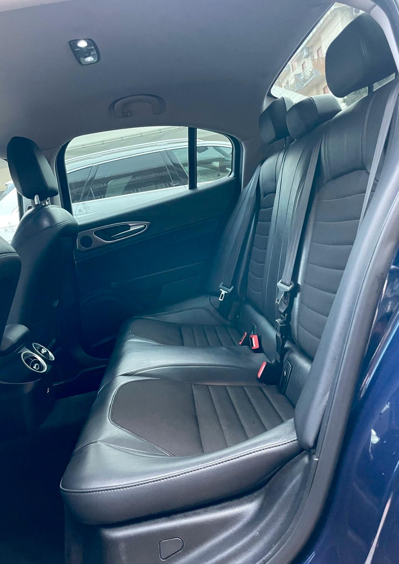 Alfa Romeo Giulia 2.2 Turbodiesel 180 CV Business Sport