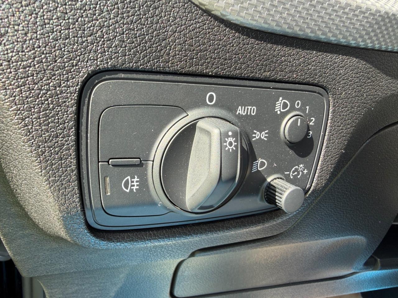 Audi Q2 30 TDI S tronic Business Design