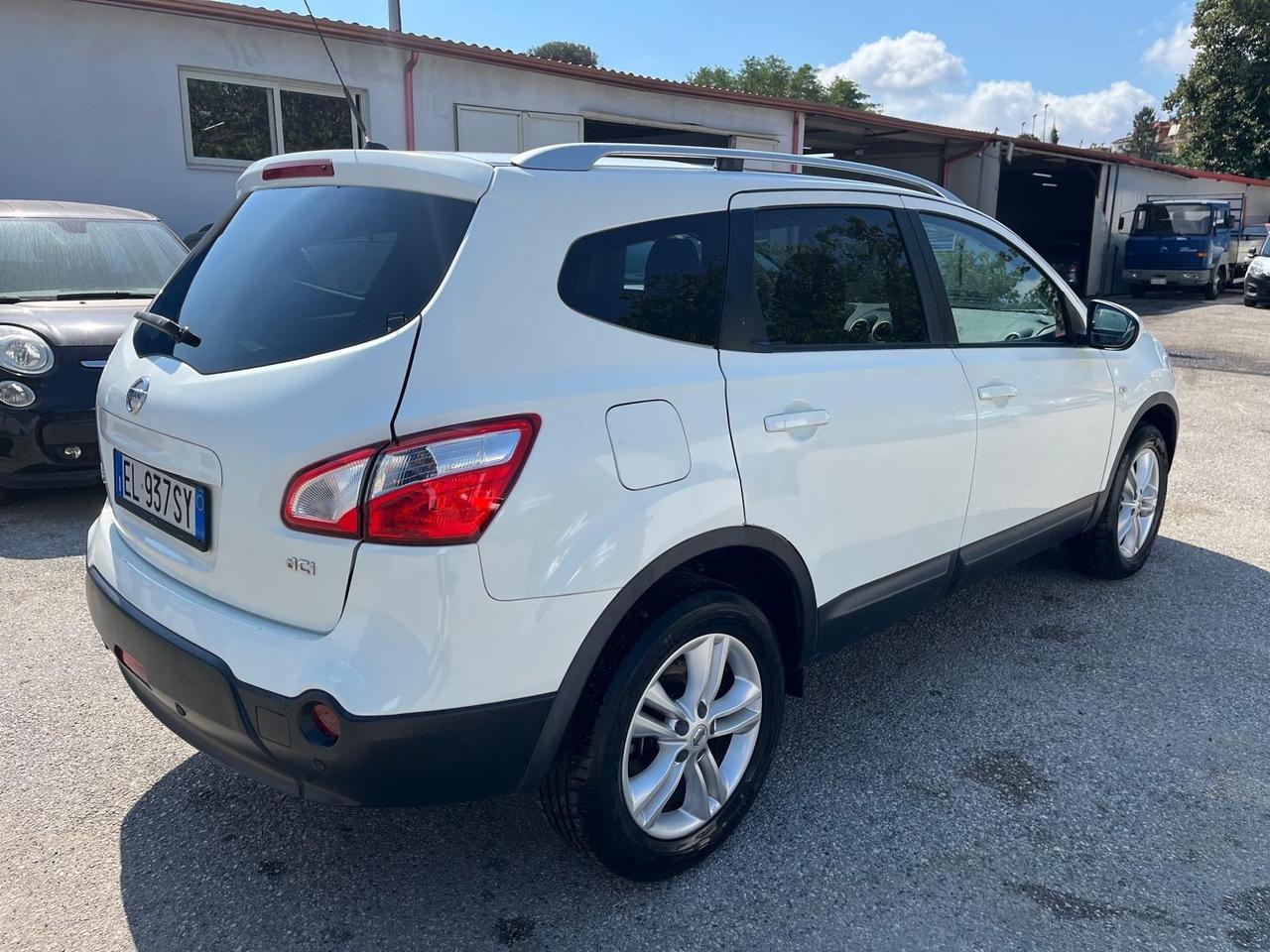 Nissan qashqai 1.5 dci -7 Posti -Tekna-11/2012