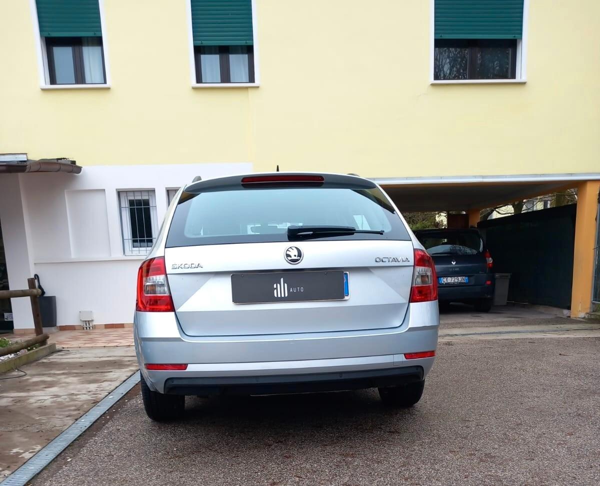 Skoda Octavia 1.6 TDI SCR 115 CV DSG Wagon Style