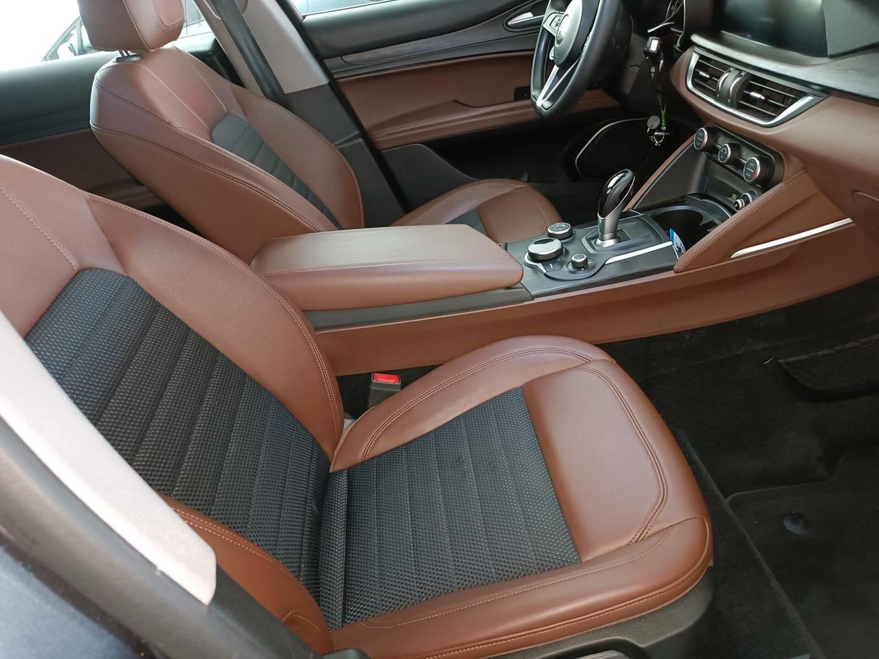 Alfa Romeo Stelvio 2.2 Turbodiesel 160 CV AT8 RWD Sport-Tech