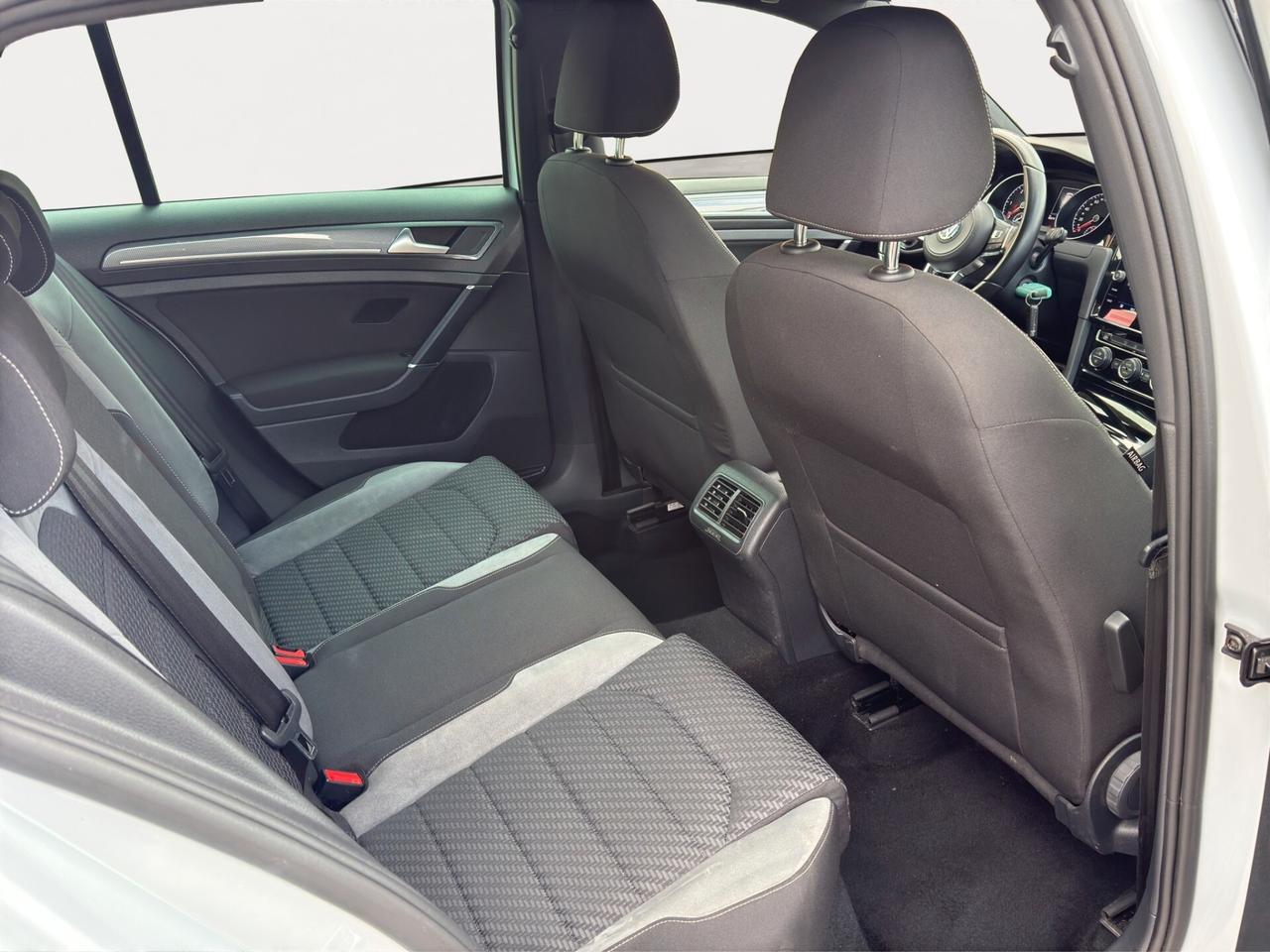 Volkswagen Golf 7.5 1.6 TDI 116 CV R-Line - 2018