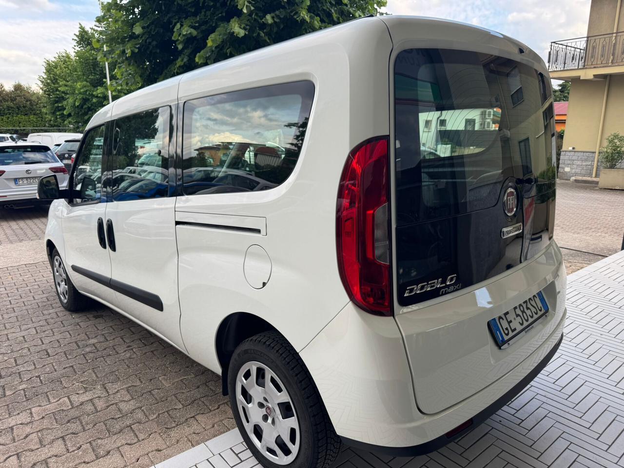 DOBLO CARGO MAXI LH1 LOUNGE 1.6 MJET 105 5 POSTI