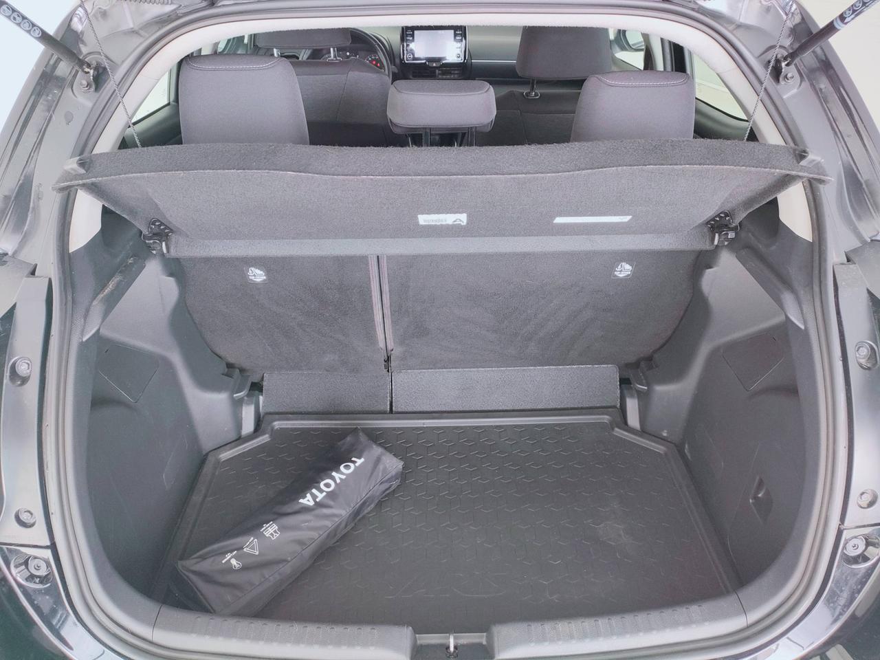 TOYOTA Yaris IV 2020 - Yaris 1.5h Active