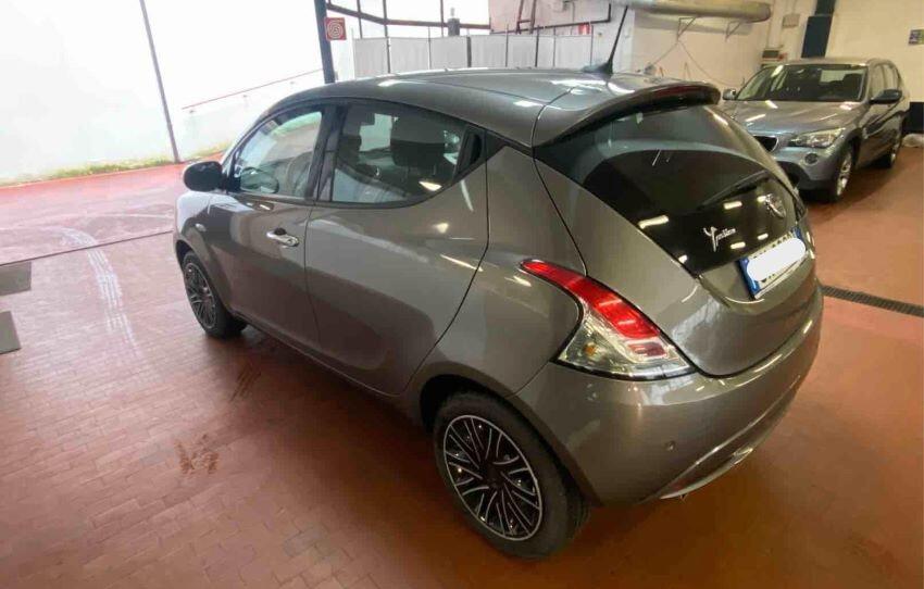 Lancia Ypsilon 1.0 FireFly 5 porte Hybryd Gold NO VINCOLI FINANZIARI