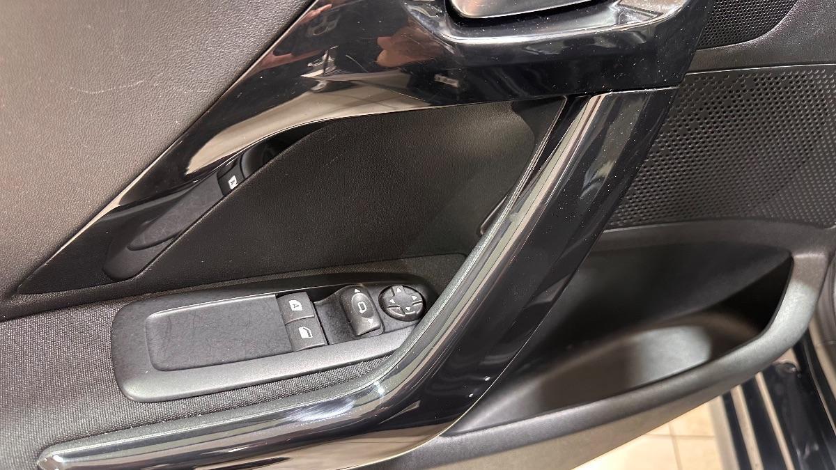 PEUGEOT - 208 - 1.2 VTi 82 CV 5p. Allure