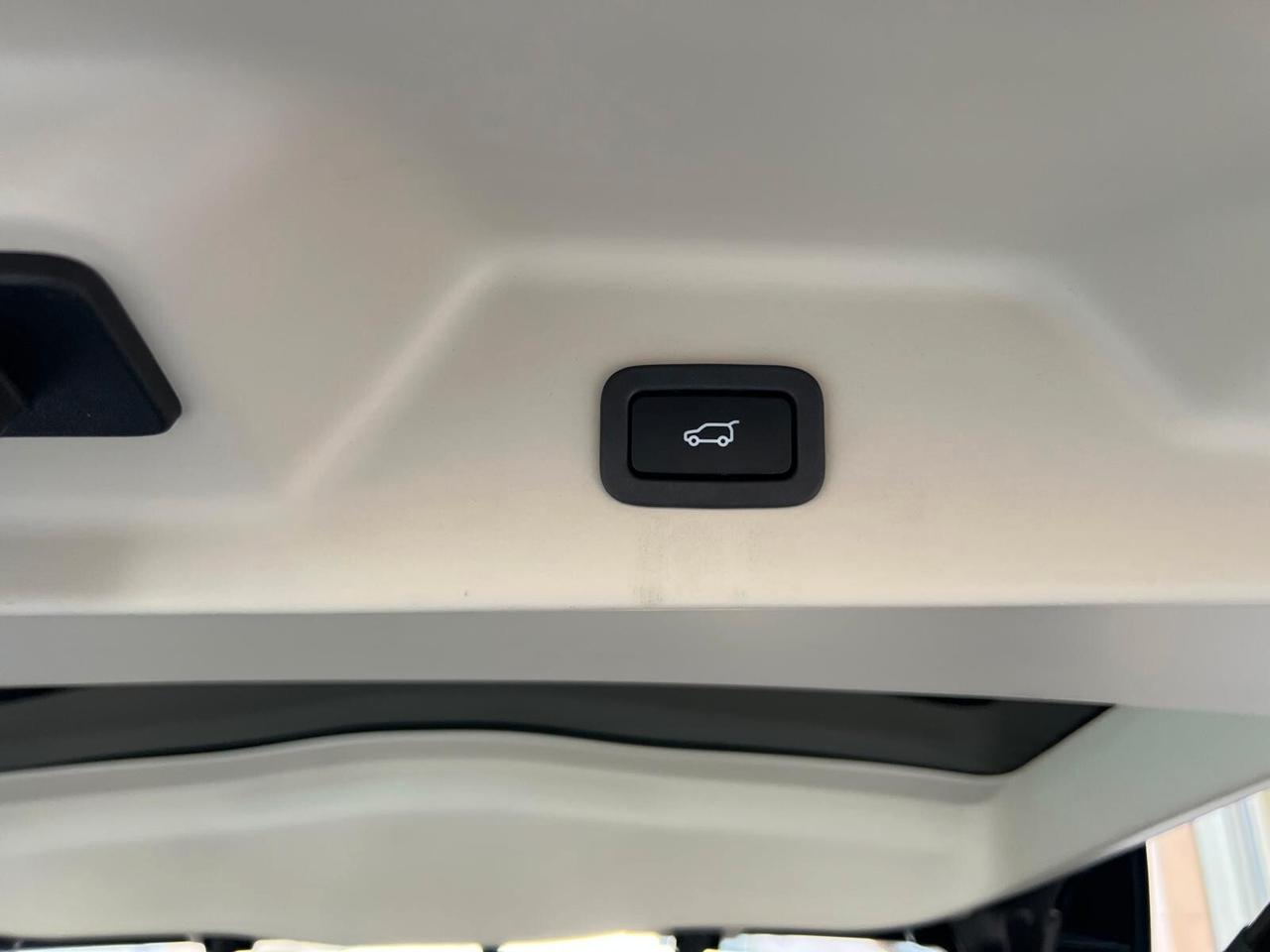 LAND ROVER RANGE ROVER VOGUE 3.0 V6 249CV 4X4 TETTO PELLE NAVI ANNO 2018