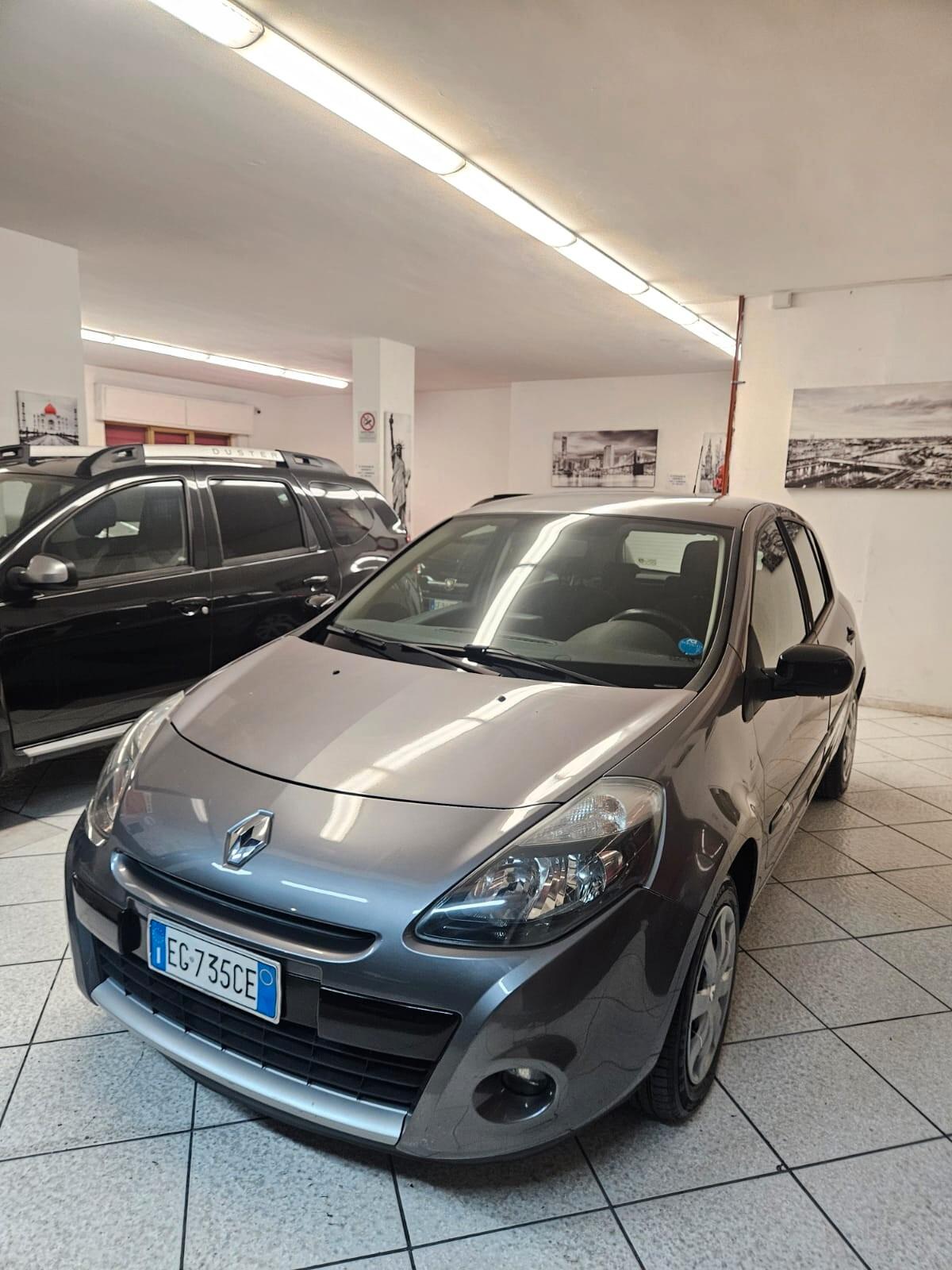 Renault Clio 5p 1.2 benz 2011 NEOPATENTATI