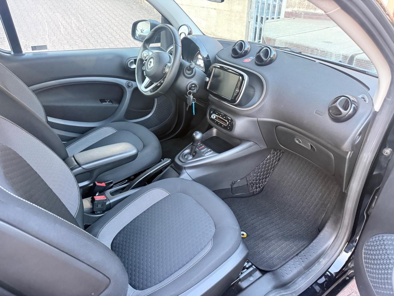Smart ForTwo EQ Passion TAGLIANDI MERCEDES - PARI AL NUOVO PREZZO REALE, NO OBBLIGO FINANZIAMENTO!!!