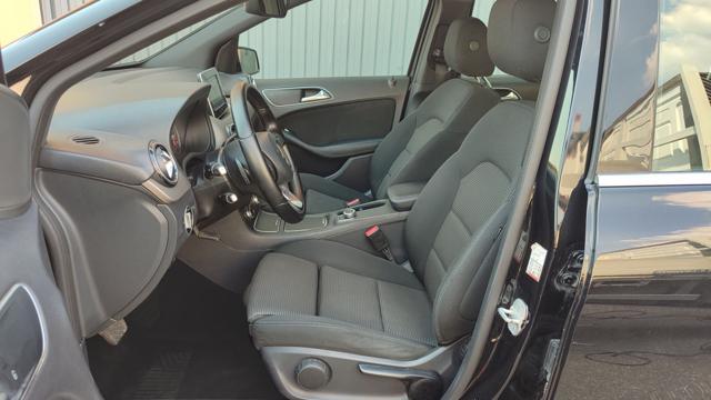 MERCEDES-BENZ B 180 CDI Autom NAVI-PDC-CAMERA