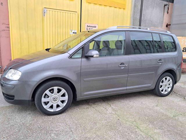 VOLKSWAGEN Touran 1.9 TDI 105CV Highline 7 posti NEOPATENTATI