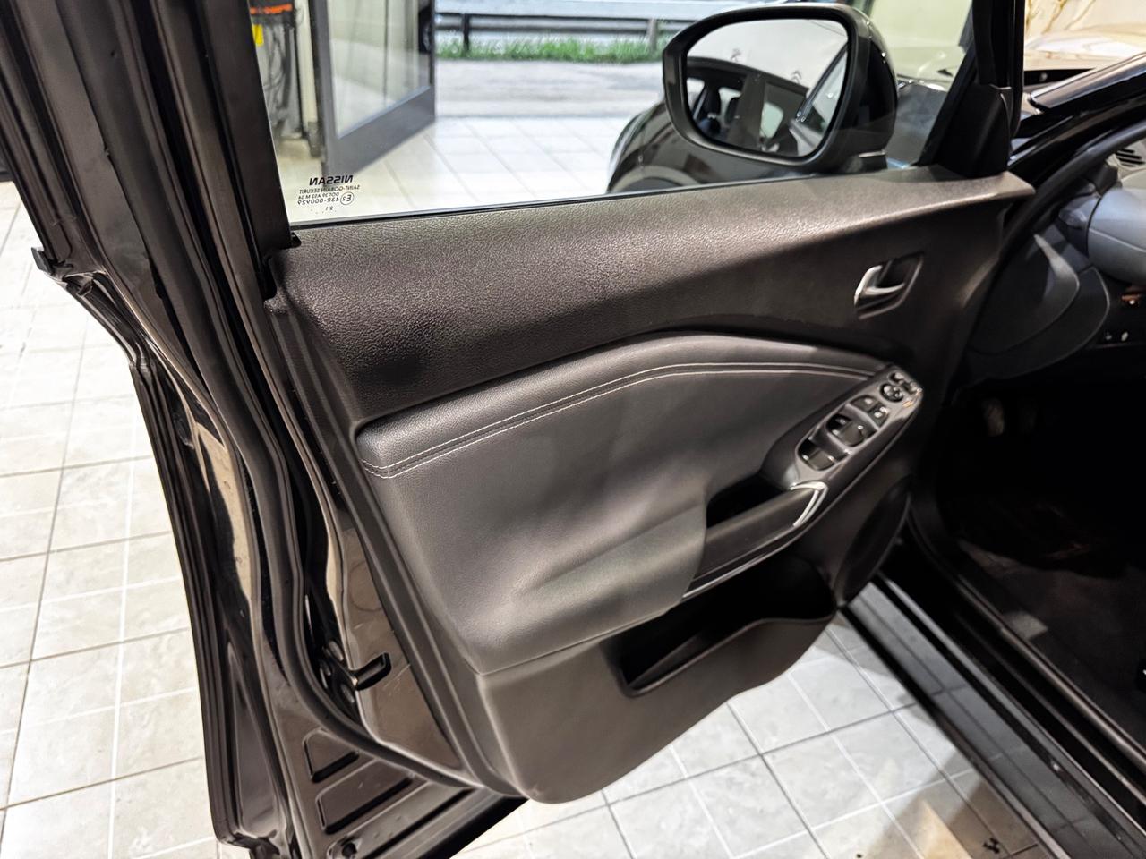 Nissan Juke 1.0 DIG-T 114 CV Tekna