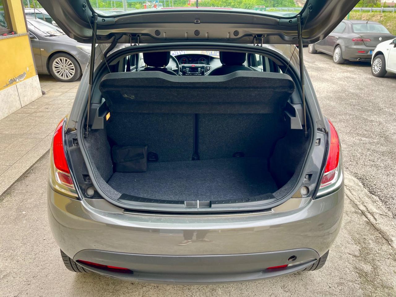 Lancia Ypsilon 0.9 TwinAir OK NEOPATENTATI UNIPROPIETARIO