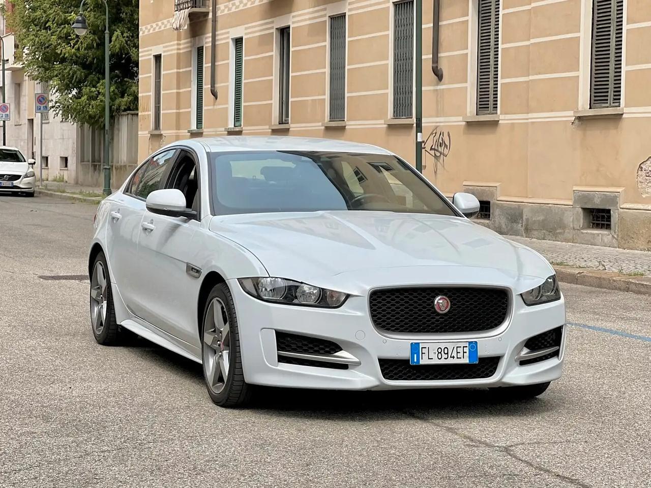 Jaguar XE 2.0 250 CV AWD aut. R-Sport