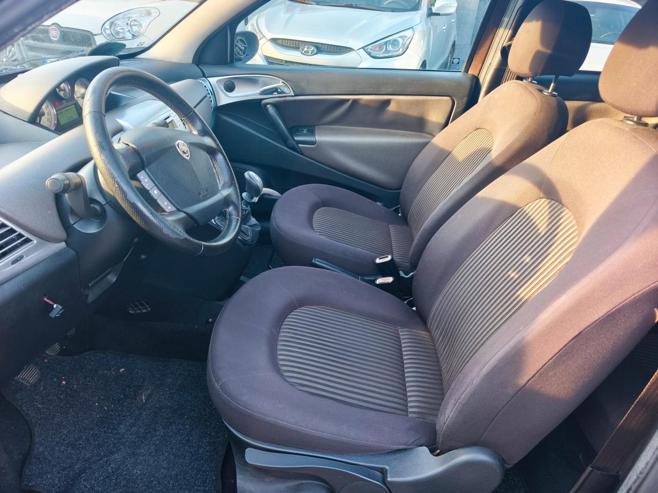 Lancia Ypsilon 1.4 Platino Ecochic GPL