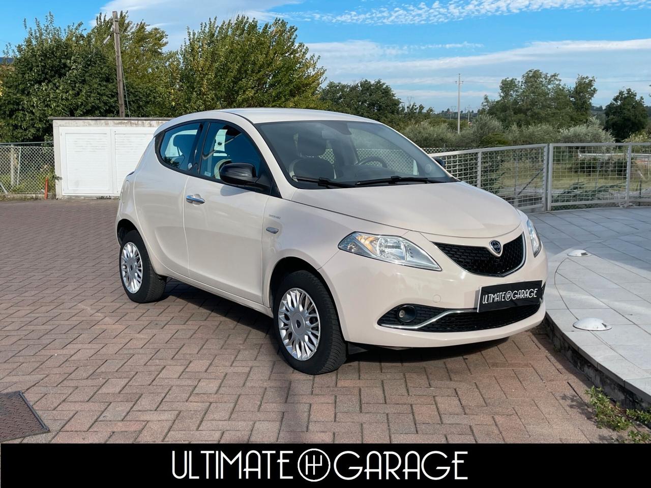 Lancia Ypsilon 0.9 TwinAir 85 CV 5 porte Metano Ecochic Gold NEOPATENTATI