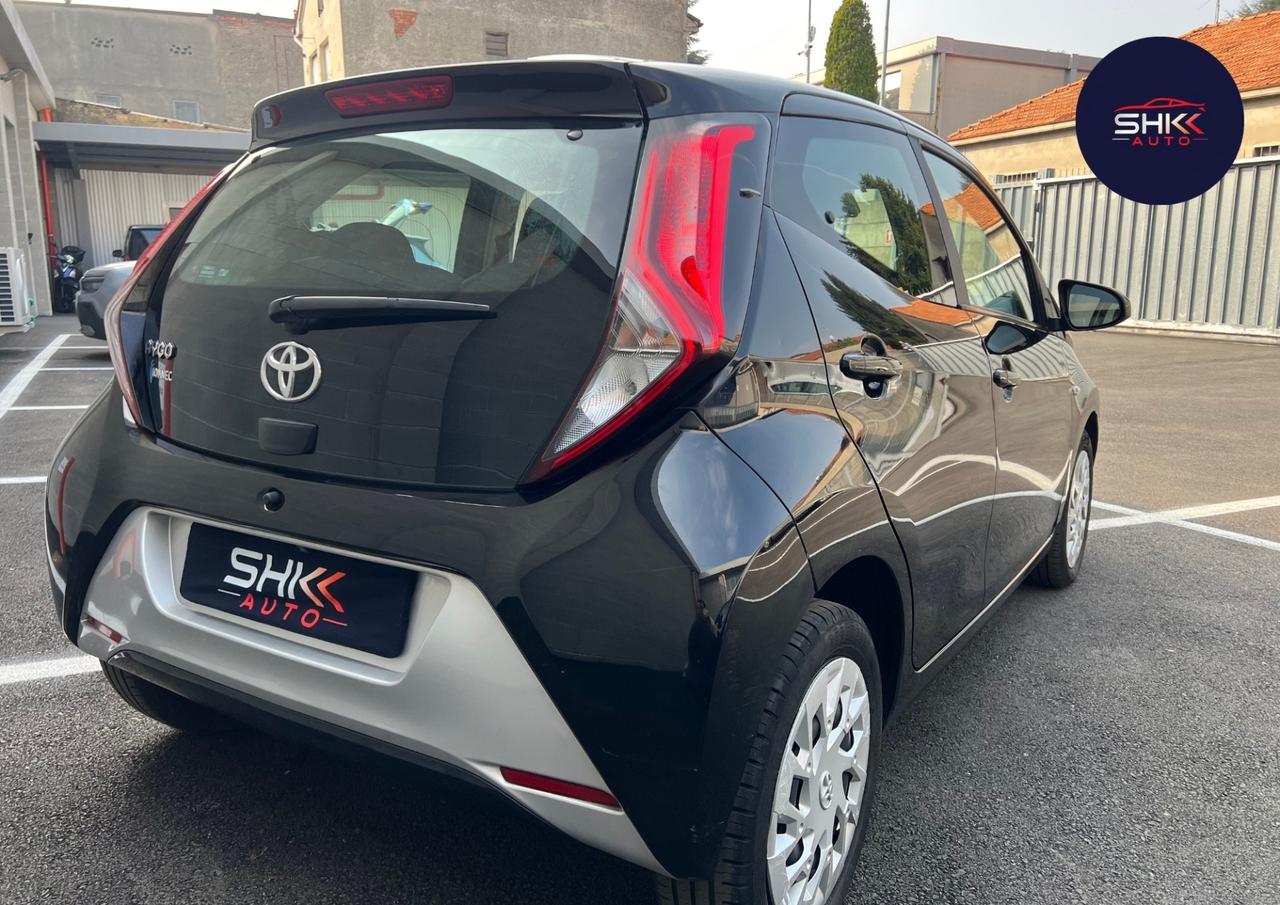 Toyota Aygo Connect 1.0 VVT-i 72 CV 5 porte x-clusiv MMT