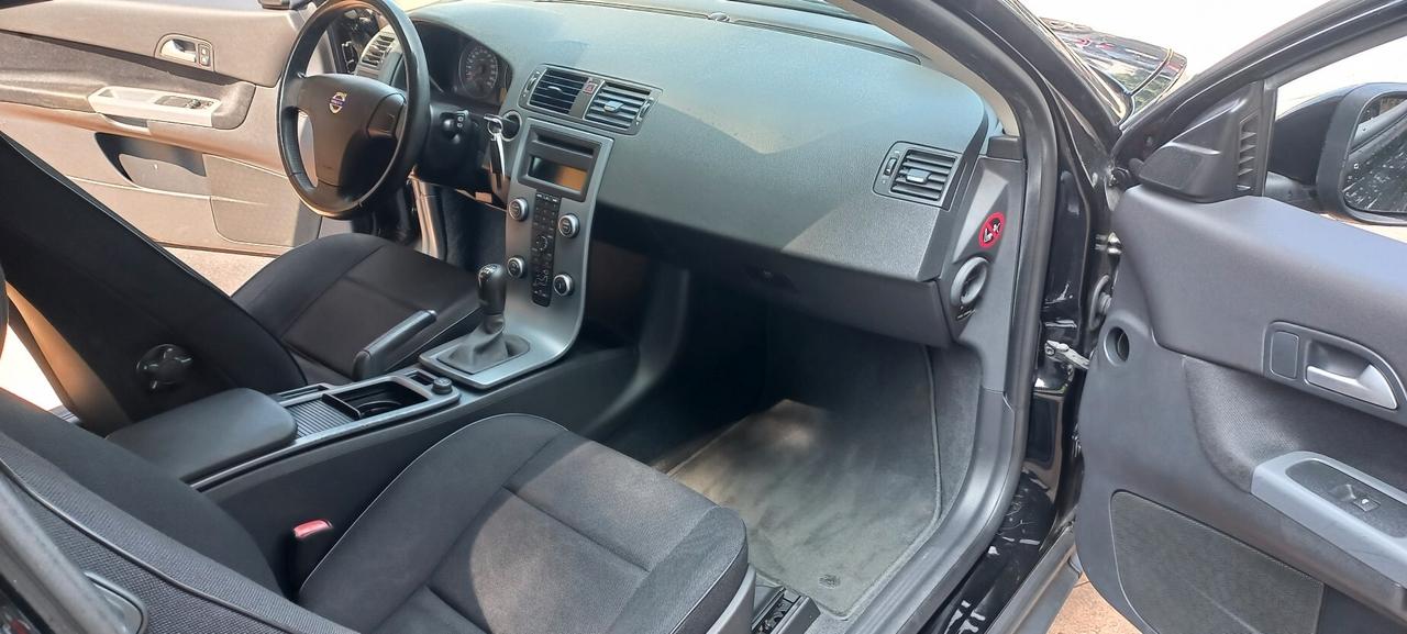 Volvo C30 coupe'