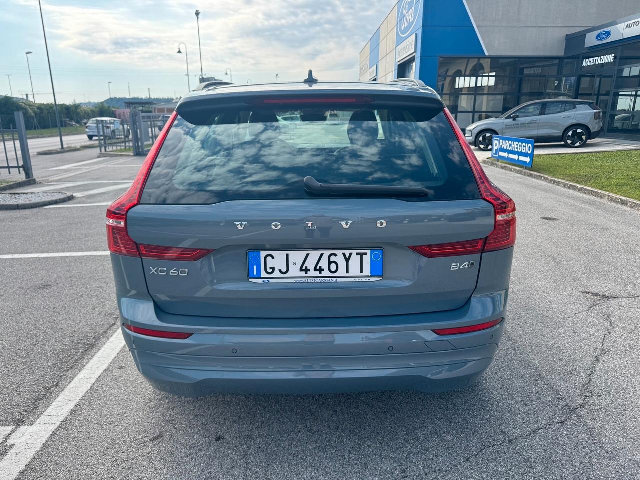 Volvo XC60 B4 AWD (Diesel/Hybrid) Momentum Bsn.