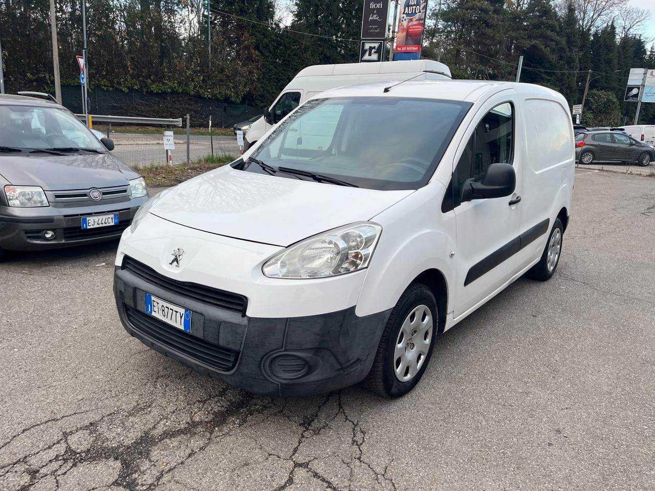 Peugeot Partner Autocarro/la portata:616KG/Euro5B con FAP/3Posti e 4Porte/