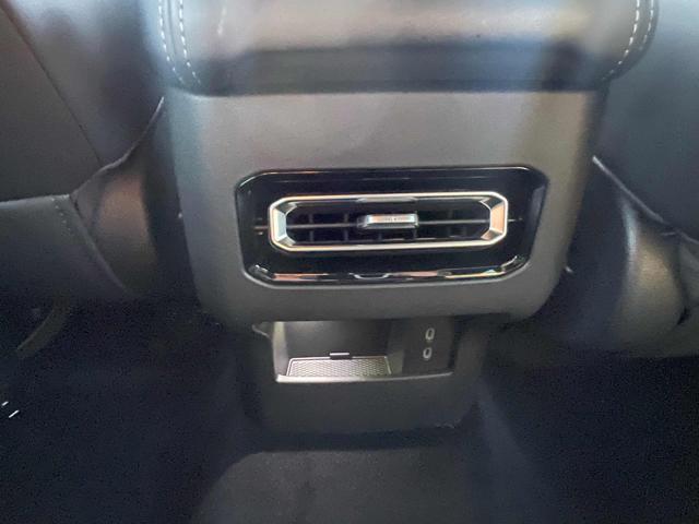 EMC 212 2.0 TGDI 8AT 4WD Officer