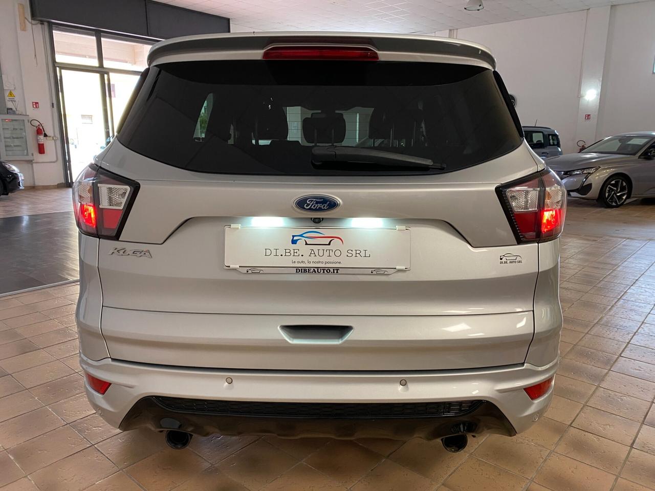 Ford Kuga 1.5 TDCI 120 CV 2WD ST-Line