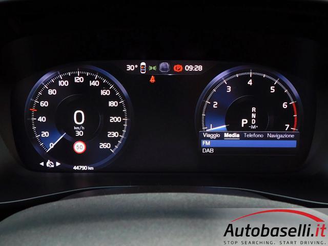 VOLVO XC40 T2 AUTOMATICO GEARTRONIC ESSENTIAL