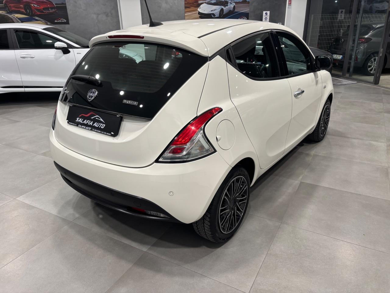 Lancia Ypsilon 1.0 FireFly 5 porte S&S Hybrid Gold Plus