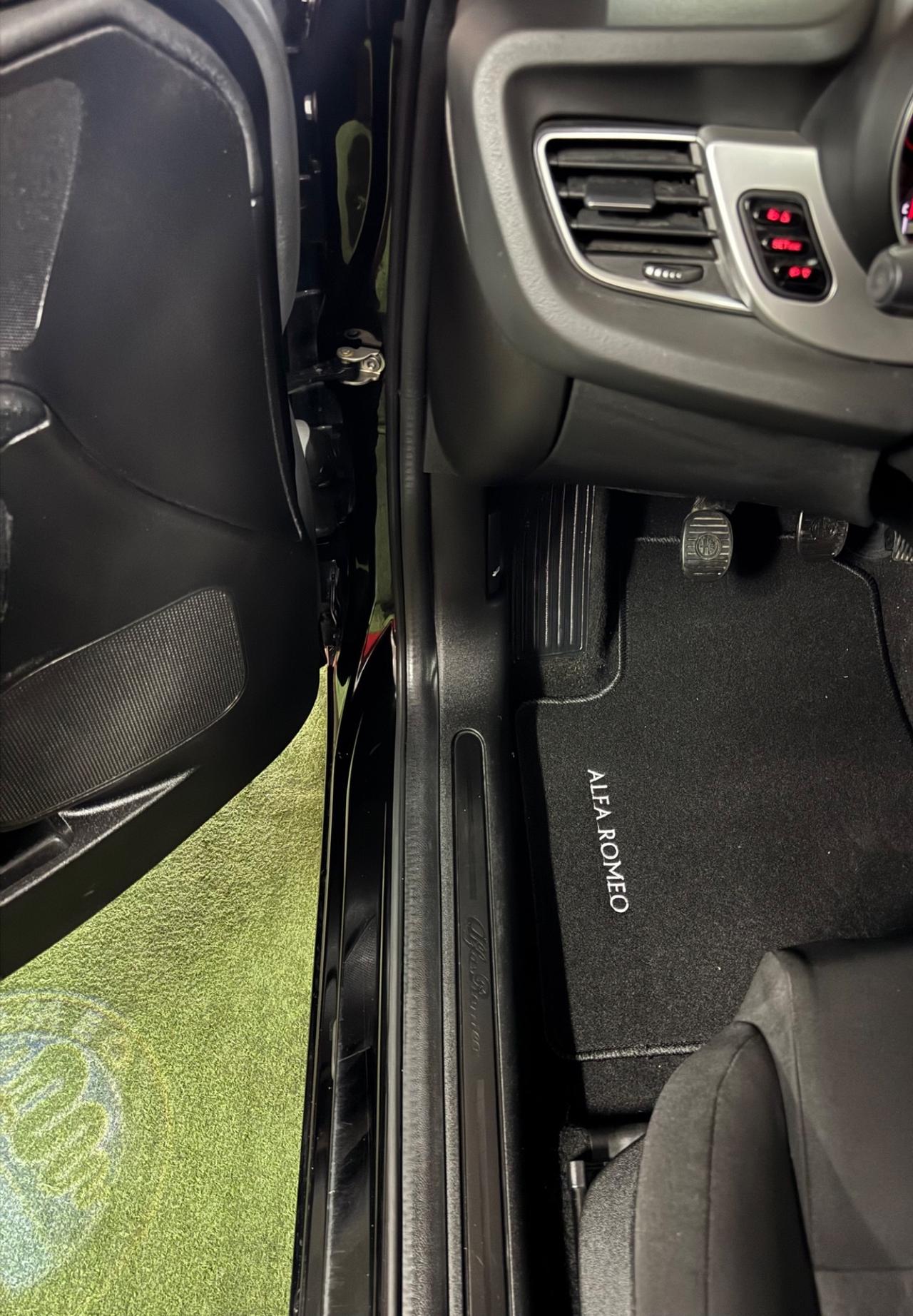 Alfa Romeo Giulietta 1.4 BENZINA 120 CV DA VETRINA
