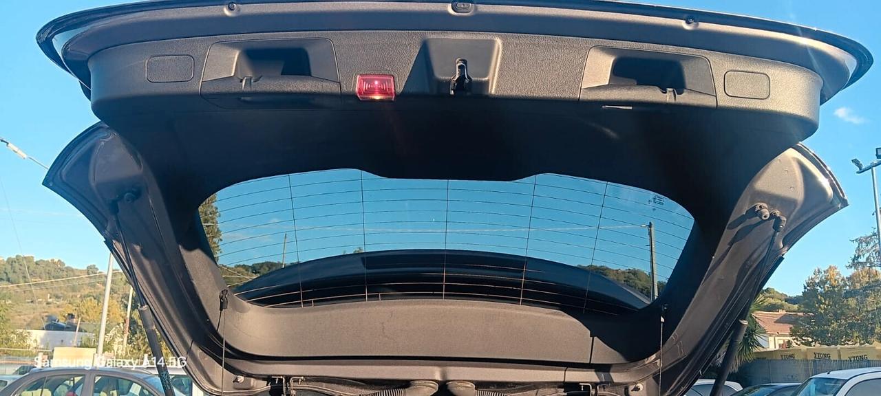 Mercedes-benz GLA 180 d Automatic Premium