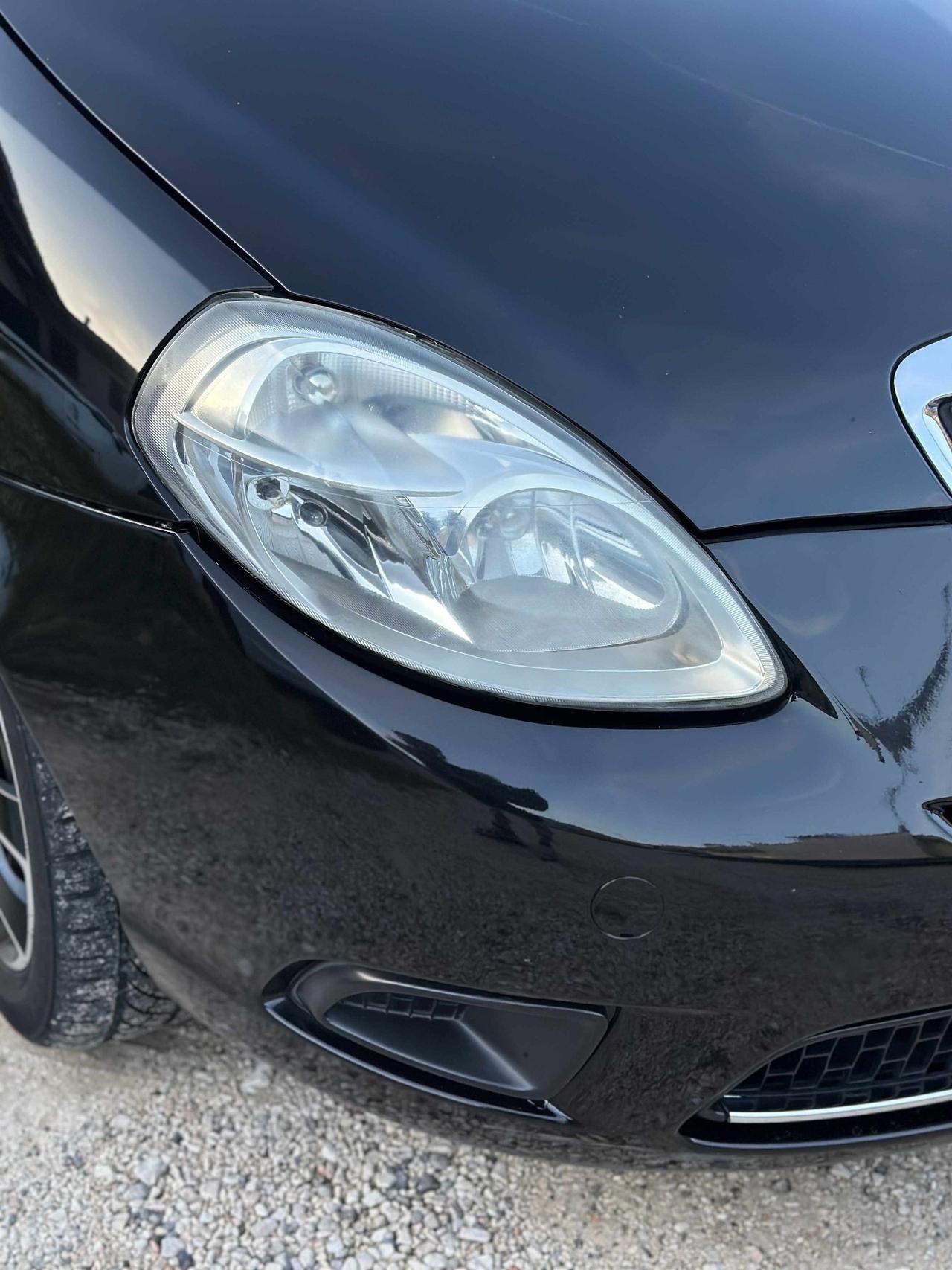 Lancia YPSILON 1.2 NEOPAT KMCERT