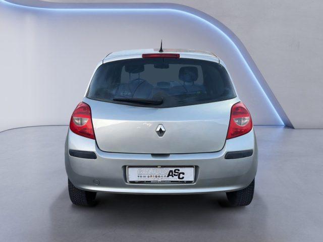 RENAULT Clio 1.2 BENZ 75 CV 16V 5 porte ADATTA NEOPATENTATI