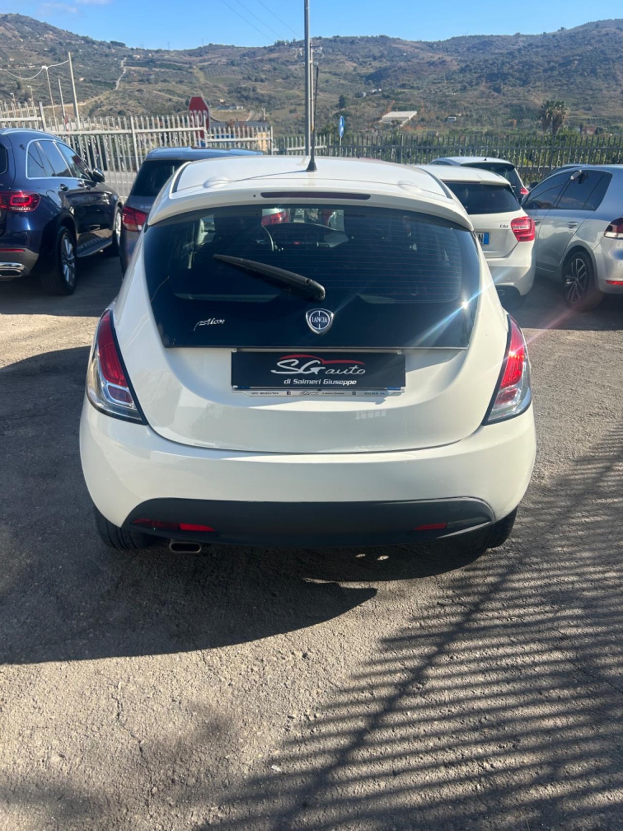 Lancia Ypsilon 1.3 MJT 16V 95 CV 5 porte S&S Silver