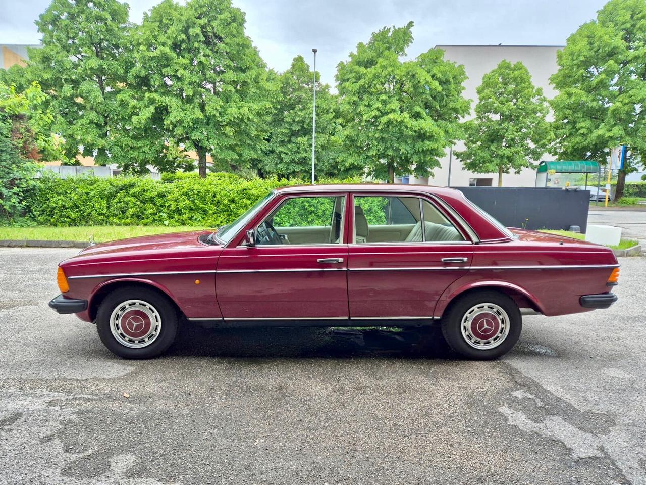 Mercedes-benz 200 AUTOMATIC