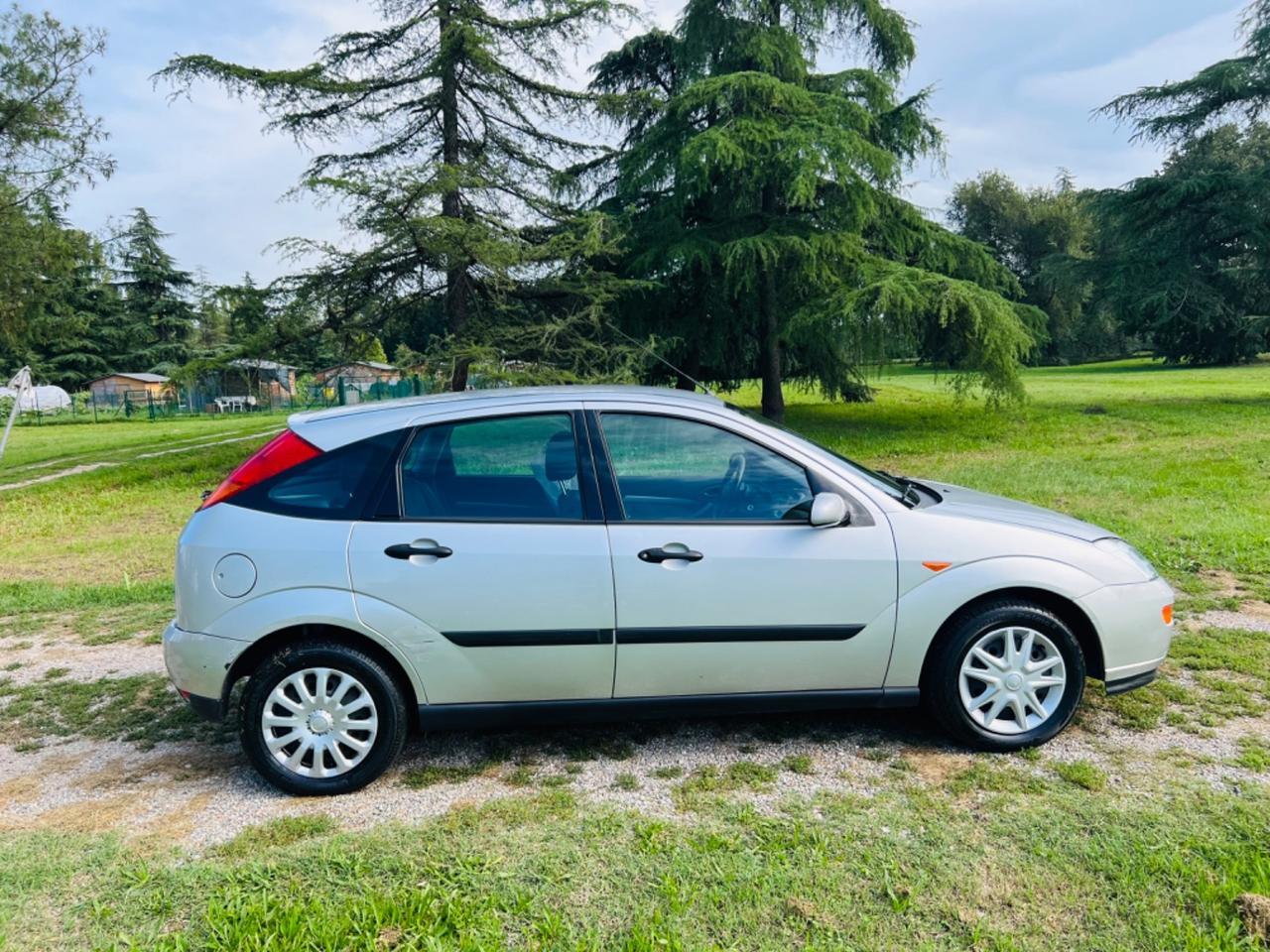Ford Focus 1.6i 16V cat 5p. Ghia