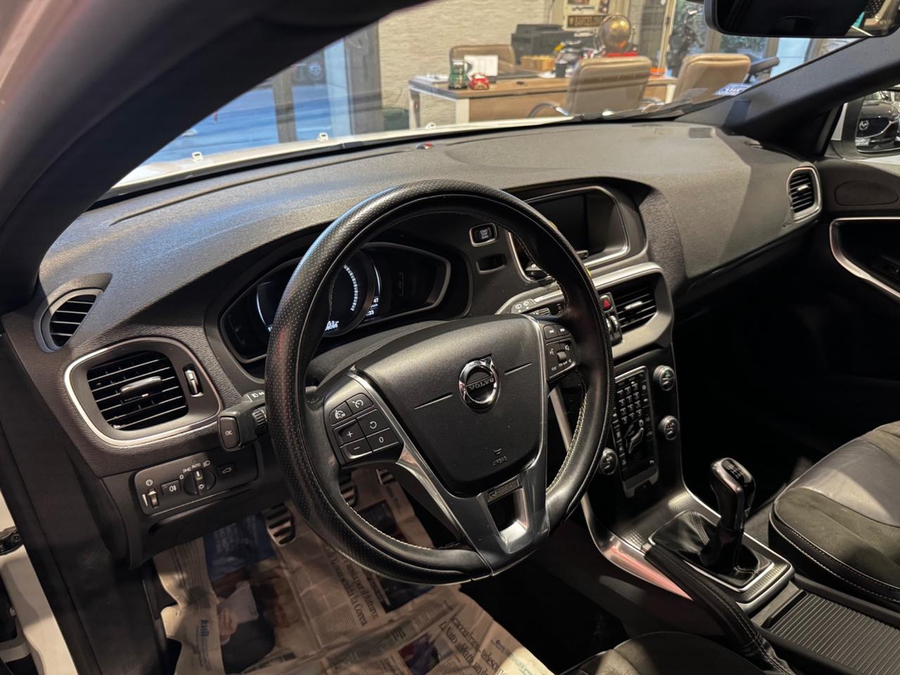 Volvo V40 D2 R-design