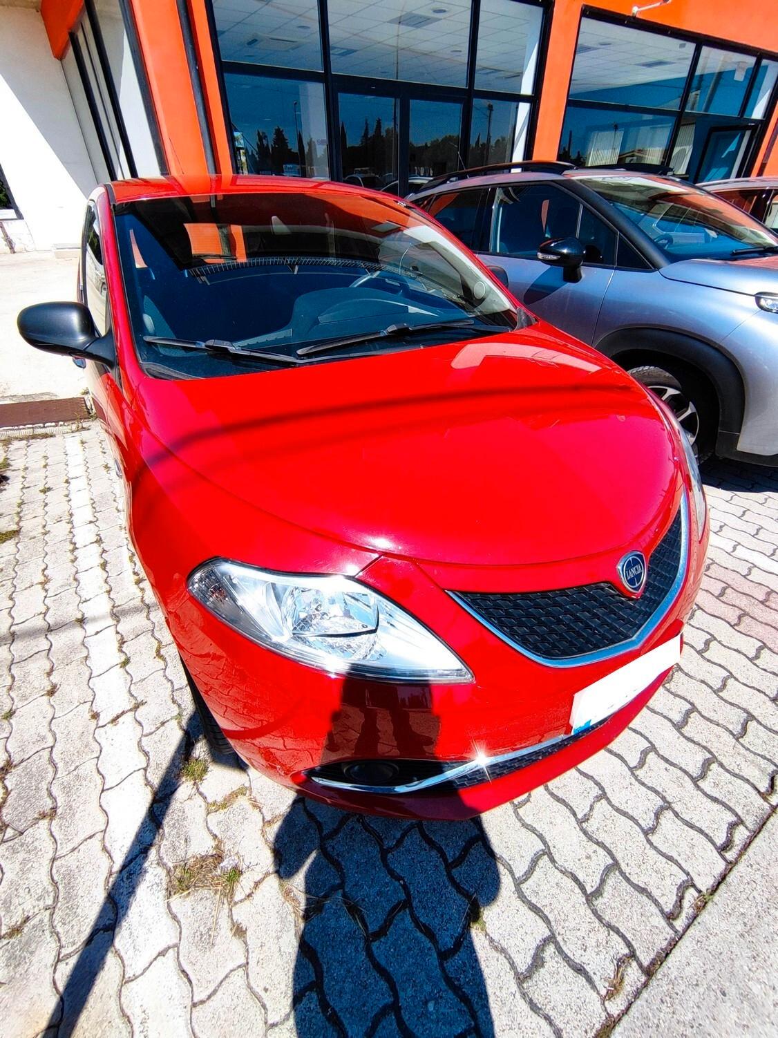 Lancia Ypsilon 1.2 5 porte Gold