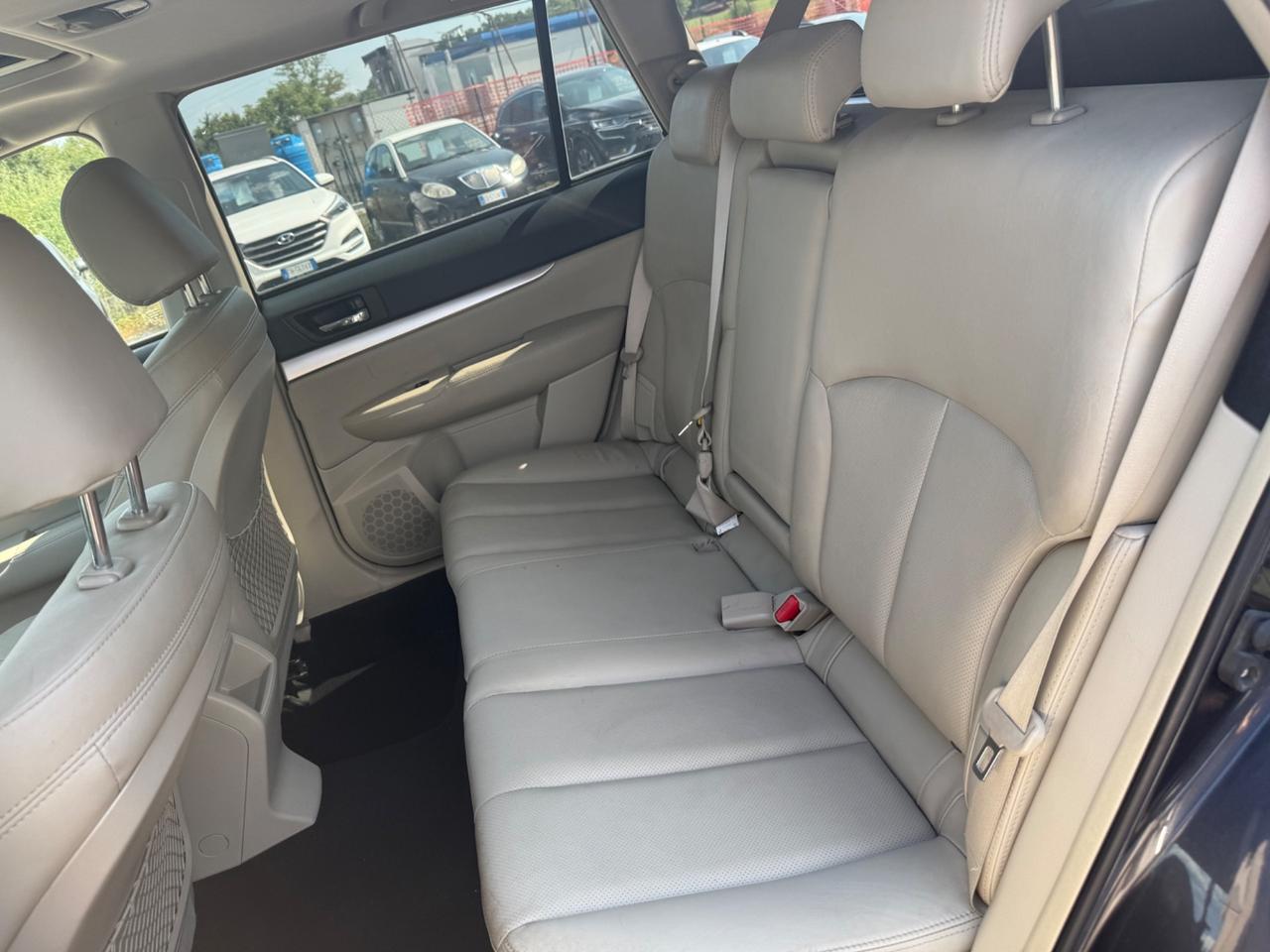 Subaru OUTBACK 2.0D Trend Leather