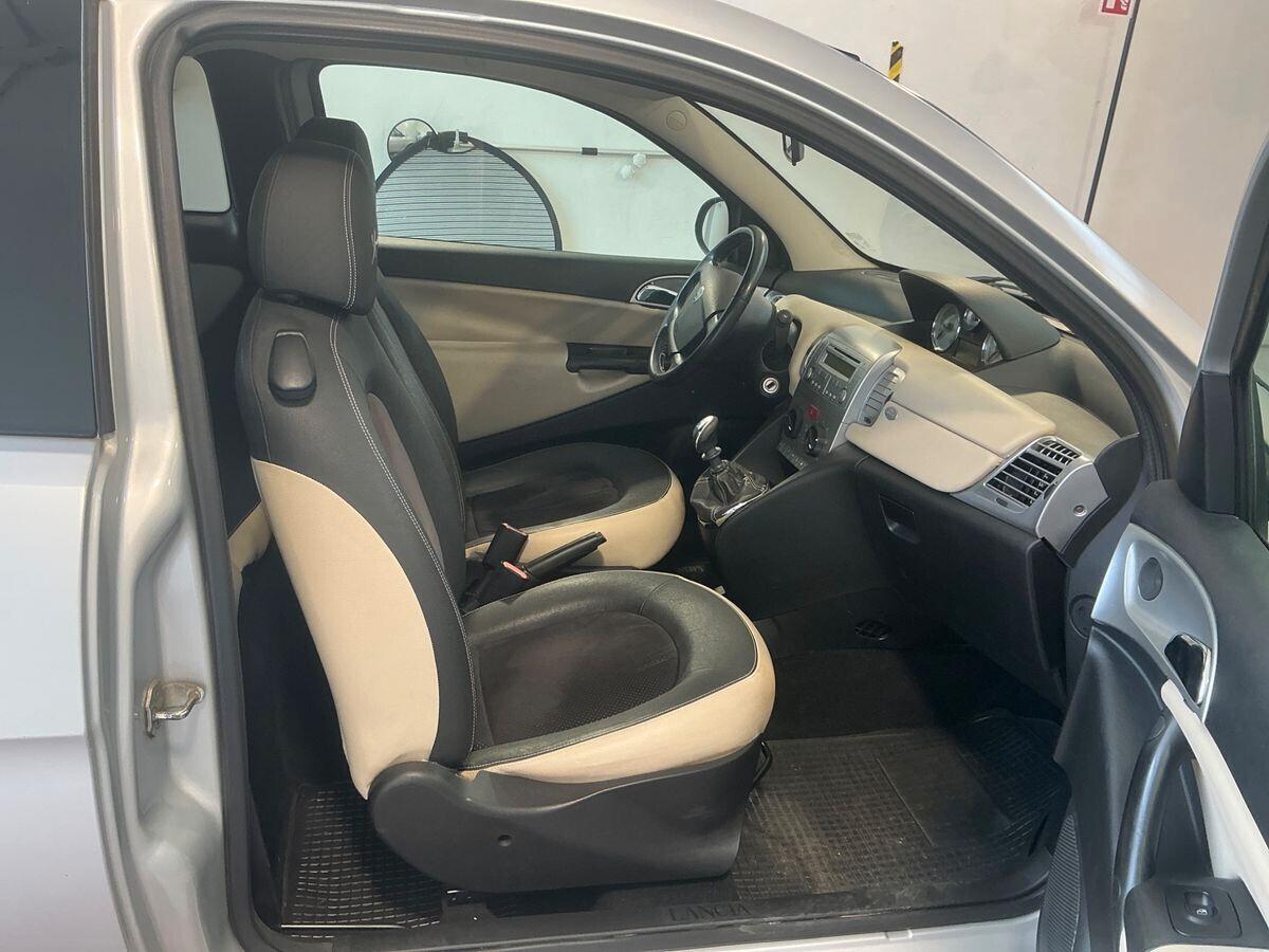 Lancia Ypsilon 1.4 Platino Ecochic GPL