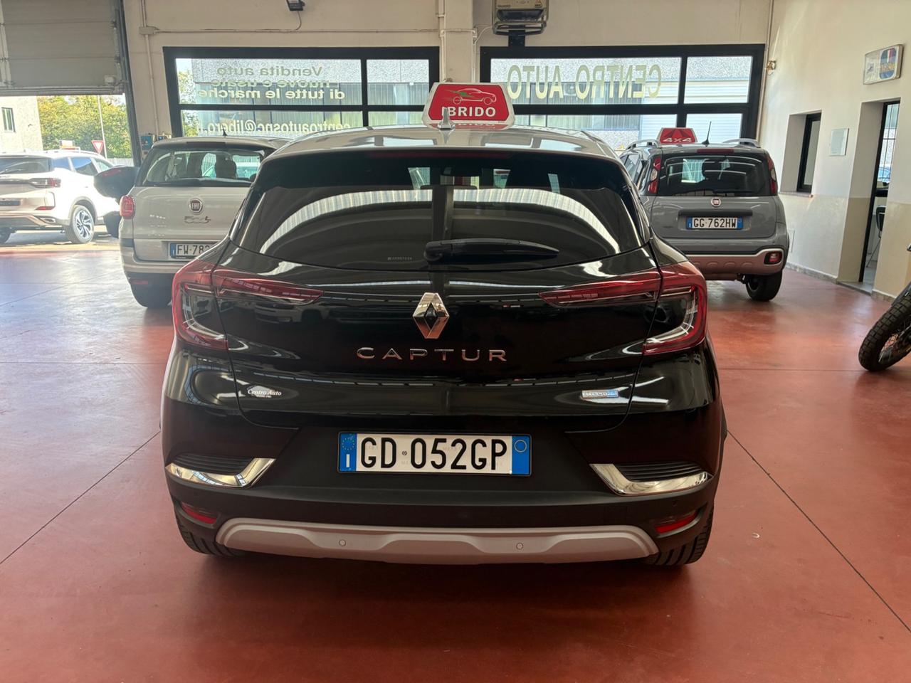 Renault Captur Plug-in Hybrid E-Tech 160 CV Initiale Paris